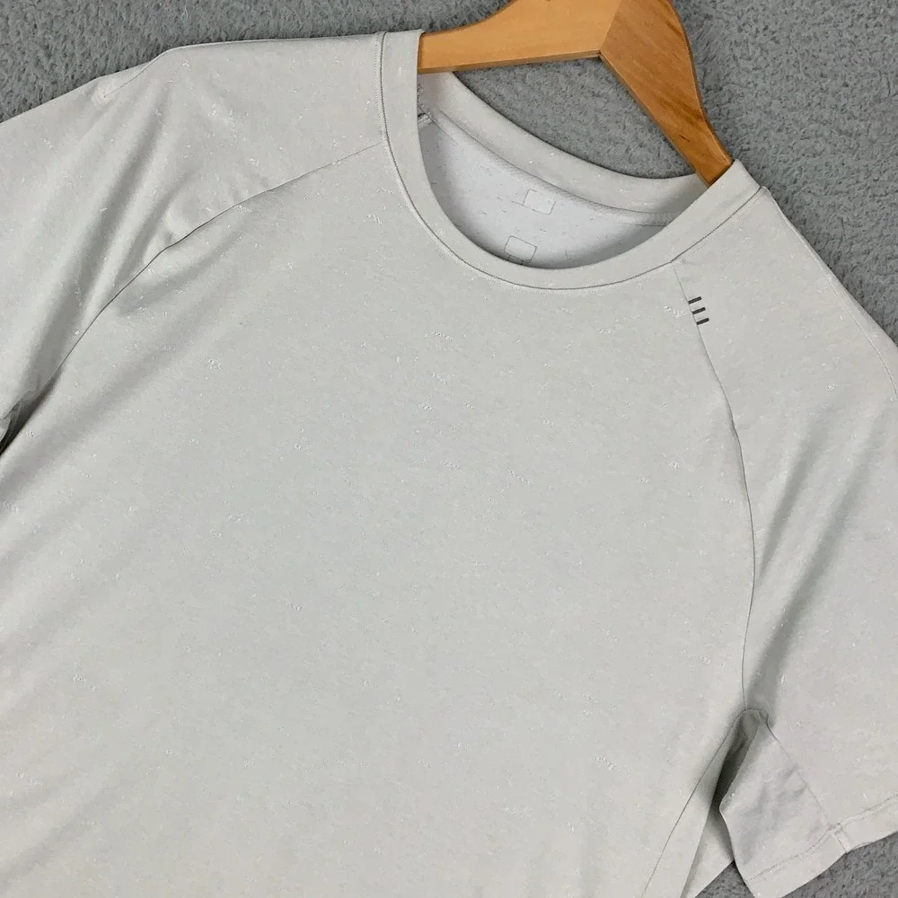 Lululemon Fresh Form T-Shirt Mens XL Lunar Rock Gray Short Sleeve Gym Athleisure